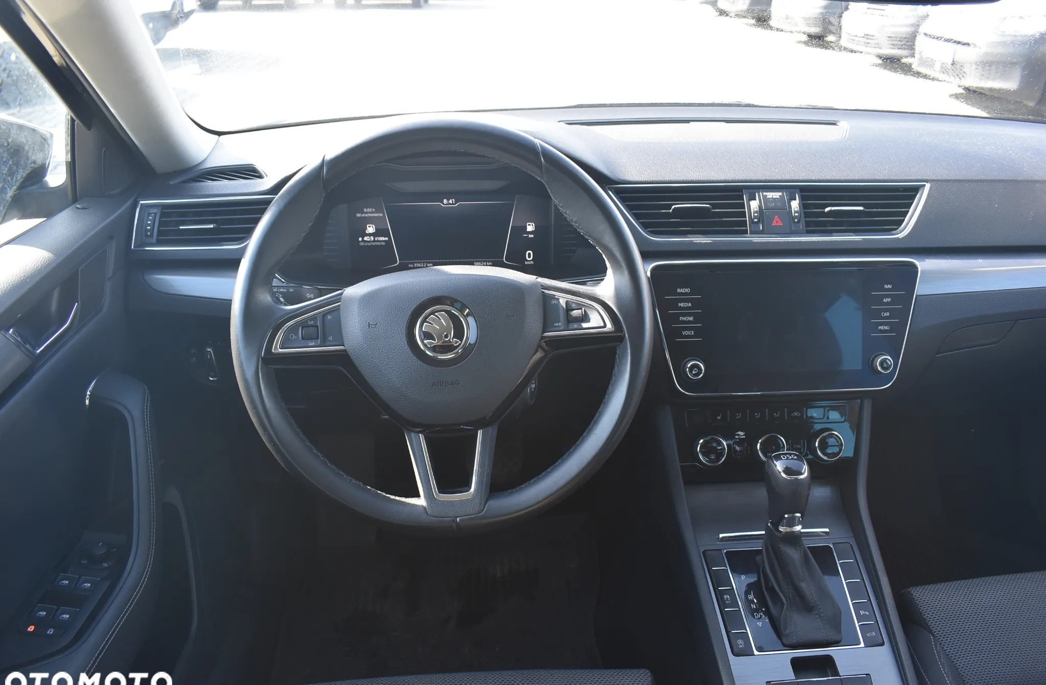 Skoda Superb cena 108400 przebieg: 98621, rok produkcji 2019 z Borne Sulinowo małe 704